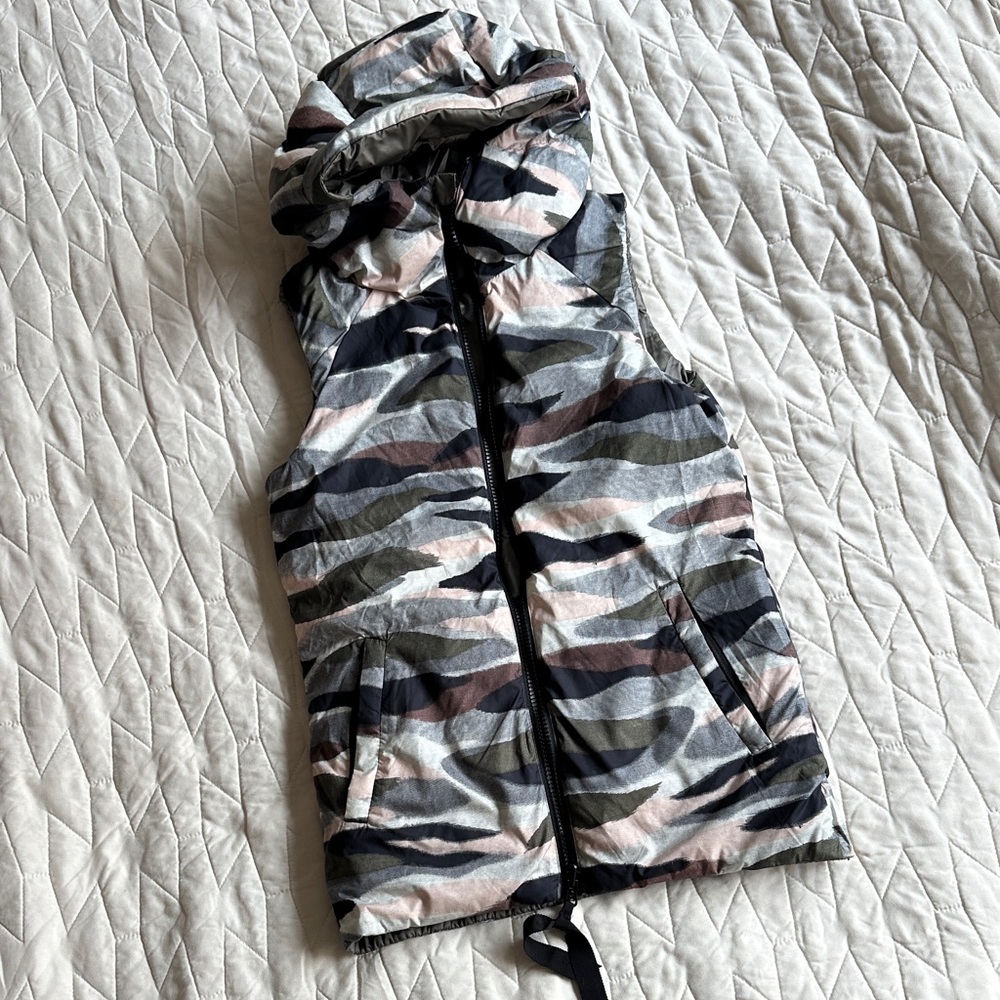 Lululemon Reversible Down Camouflage Puffer Vest